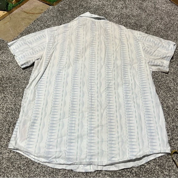 Disney Mens Shirt Extra Large White Blue Stripe Frozen Horse Elsa See Note- Flaw - Picture 10 of 11